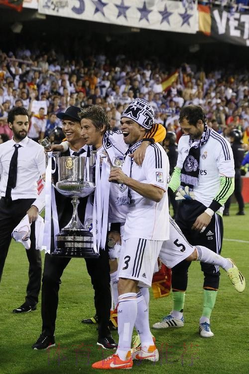 皇马2-1马竞！21次进西超杯决赛 与巴萨争冠 巴尔韦德任意球破门